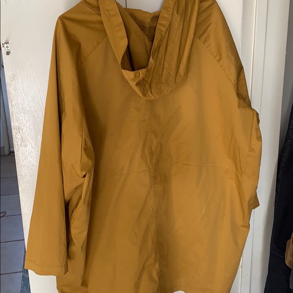Oversized light weight hooded coat - Picture 4 of 4